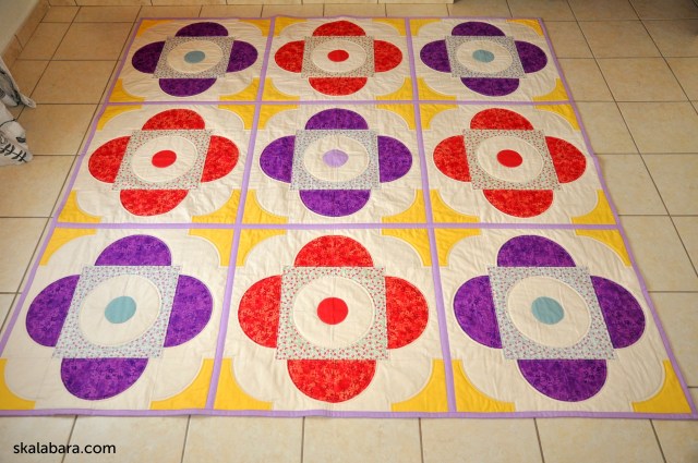 drunkard's path quilt with wedding ring block - skalabara.com