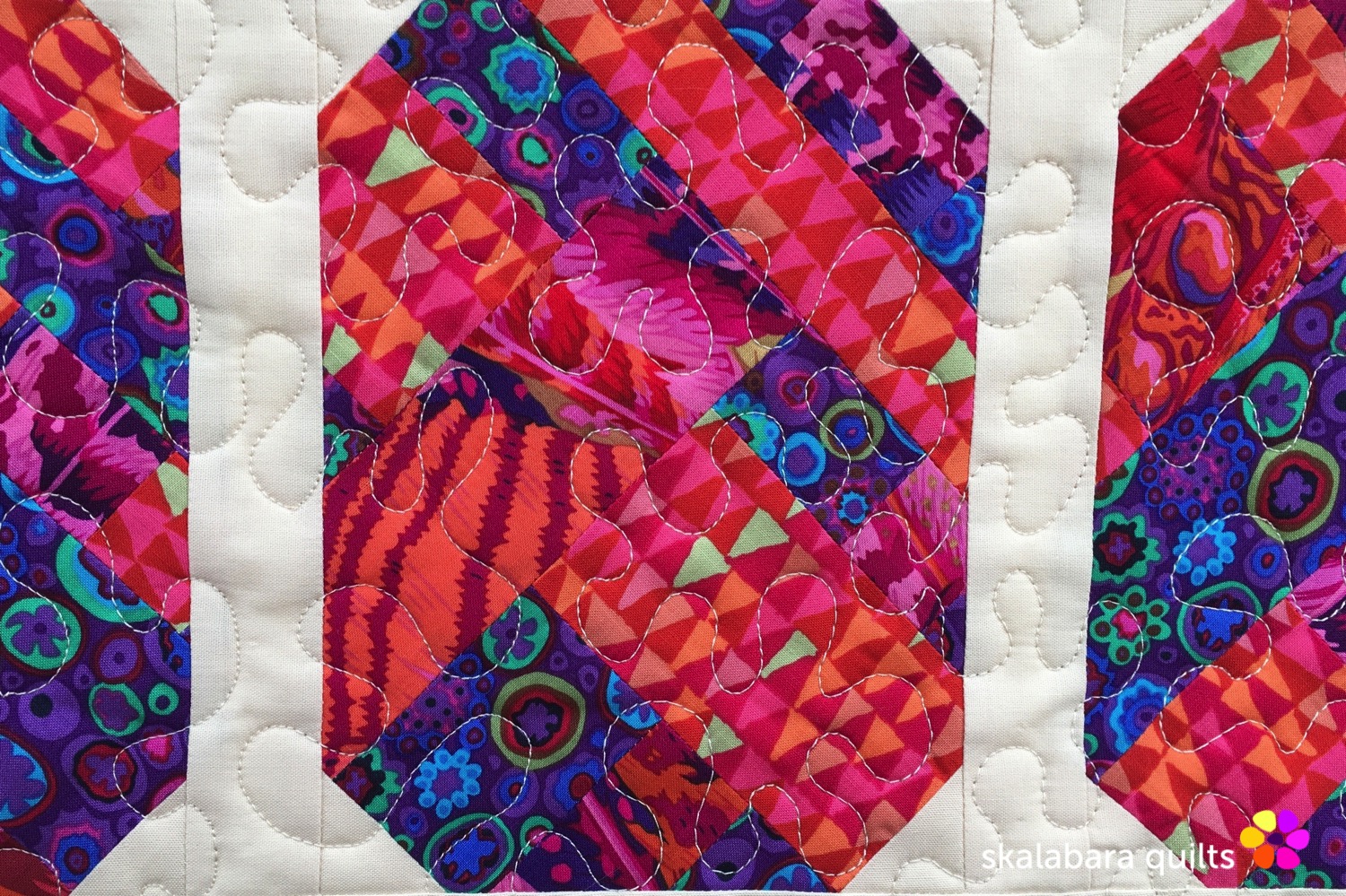 table runner pineapple detail 4 - skalabara quilts