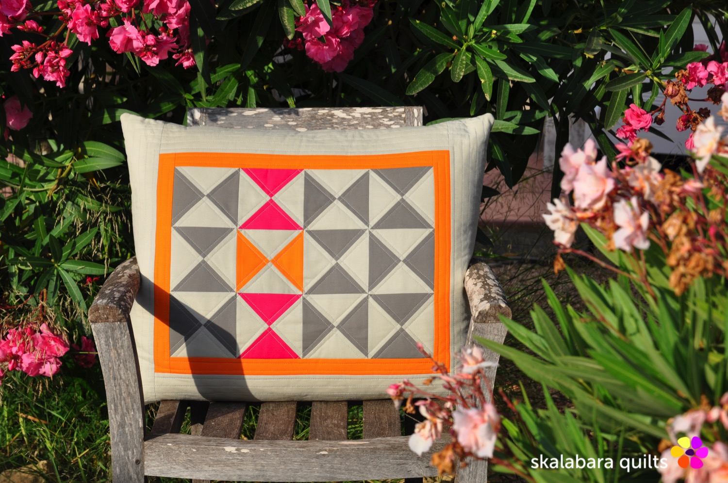 cushion cover hourglass 4 - skalabara quilts