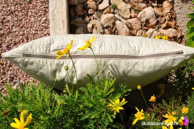 cusion cover candy cat zipper 1 - skalabara quilts