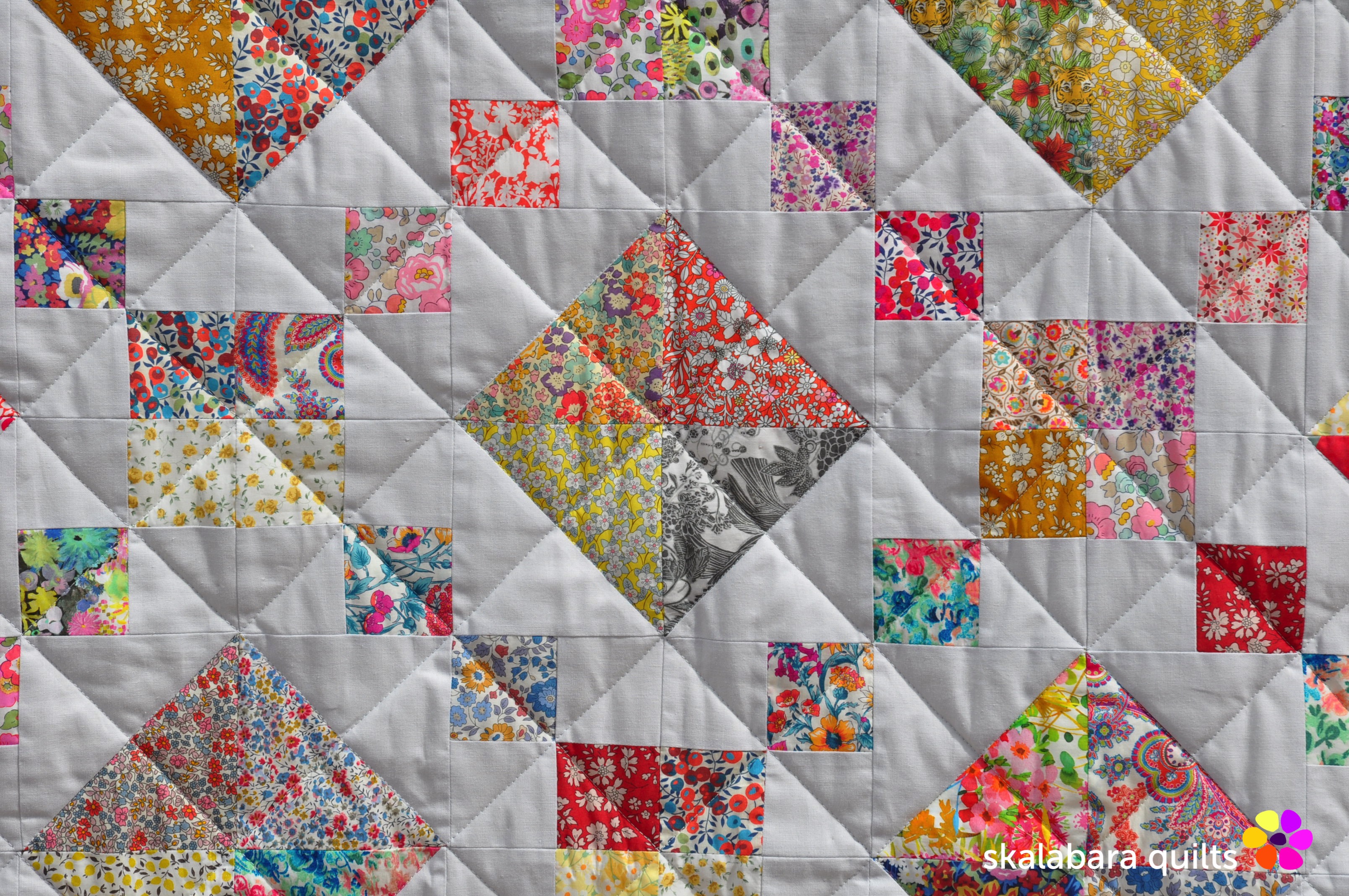 levitating liberty jewel box silver quilt detail 12 - skalabara quilts