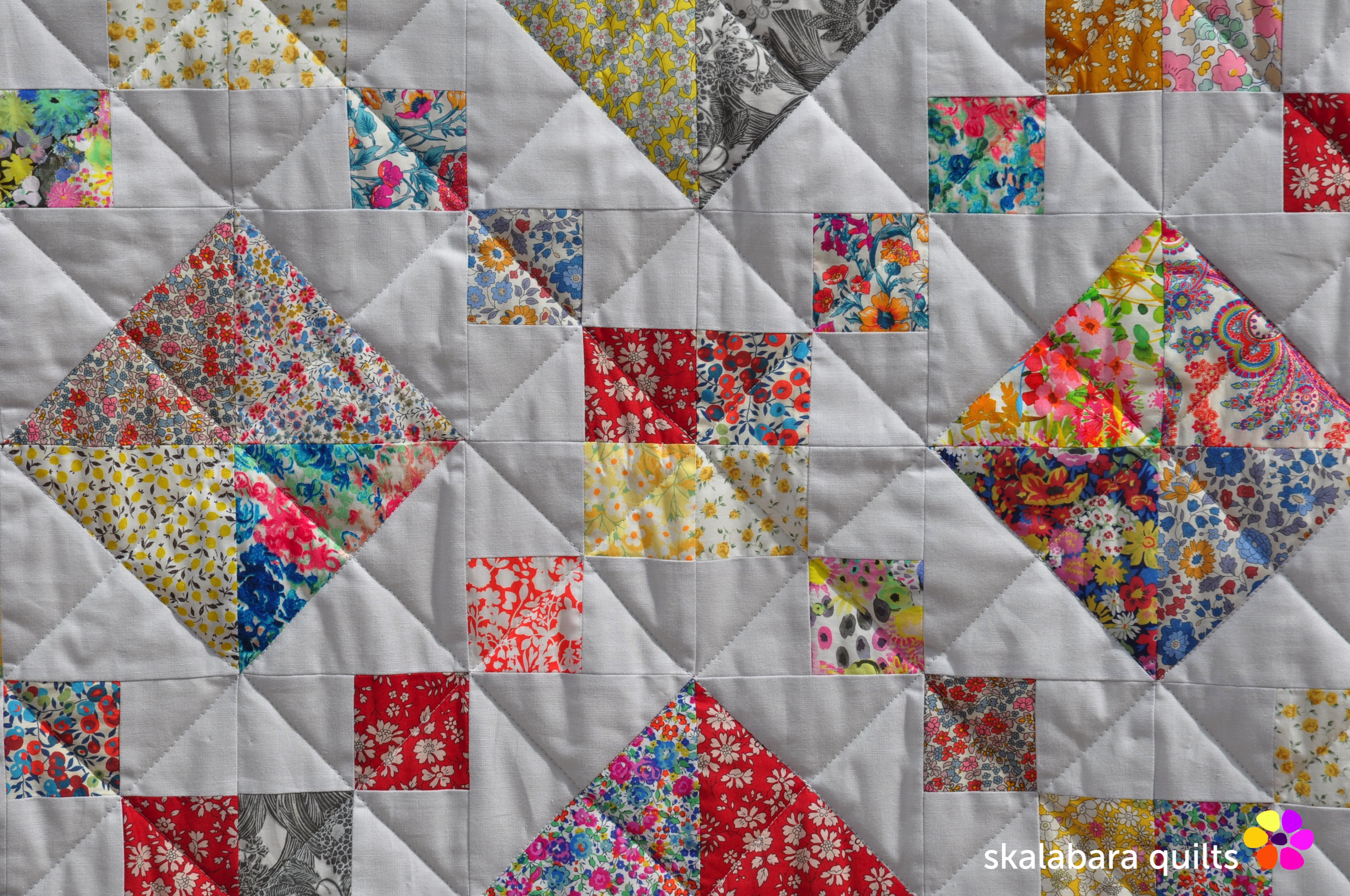 levitating liberty jewel box silver quilt detail 13 - skalabara quilts