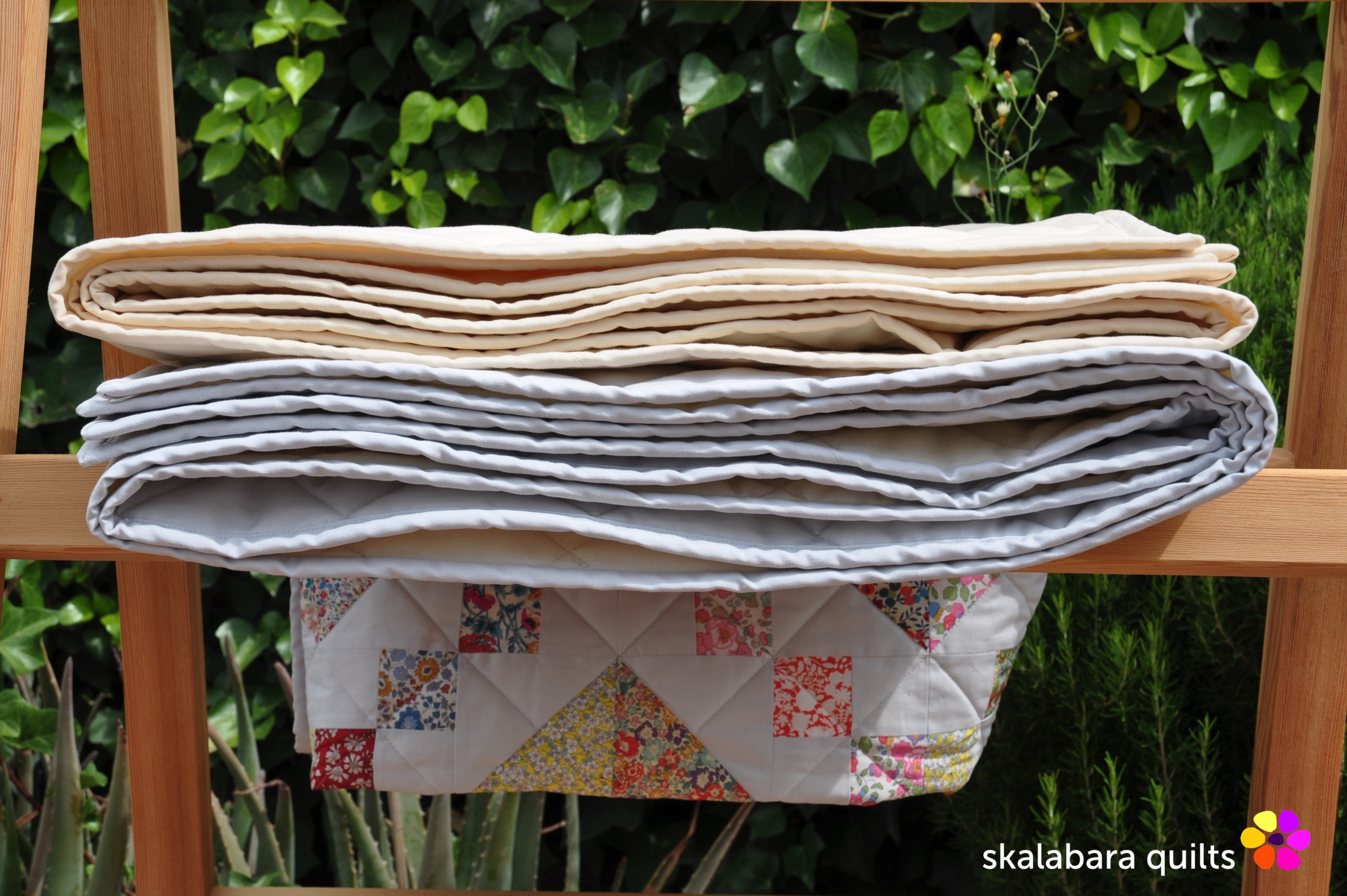 levitating liberty jewel box silver eggshell quilt 25 - skalabara quilts