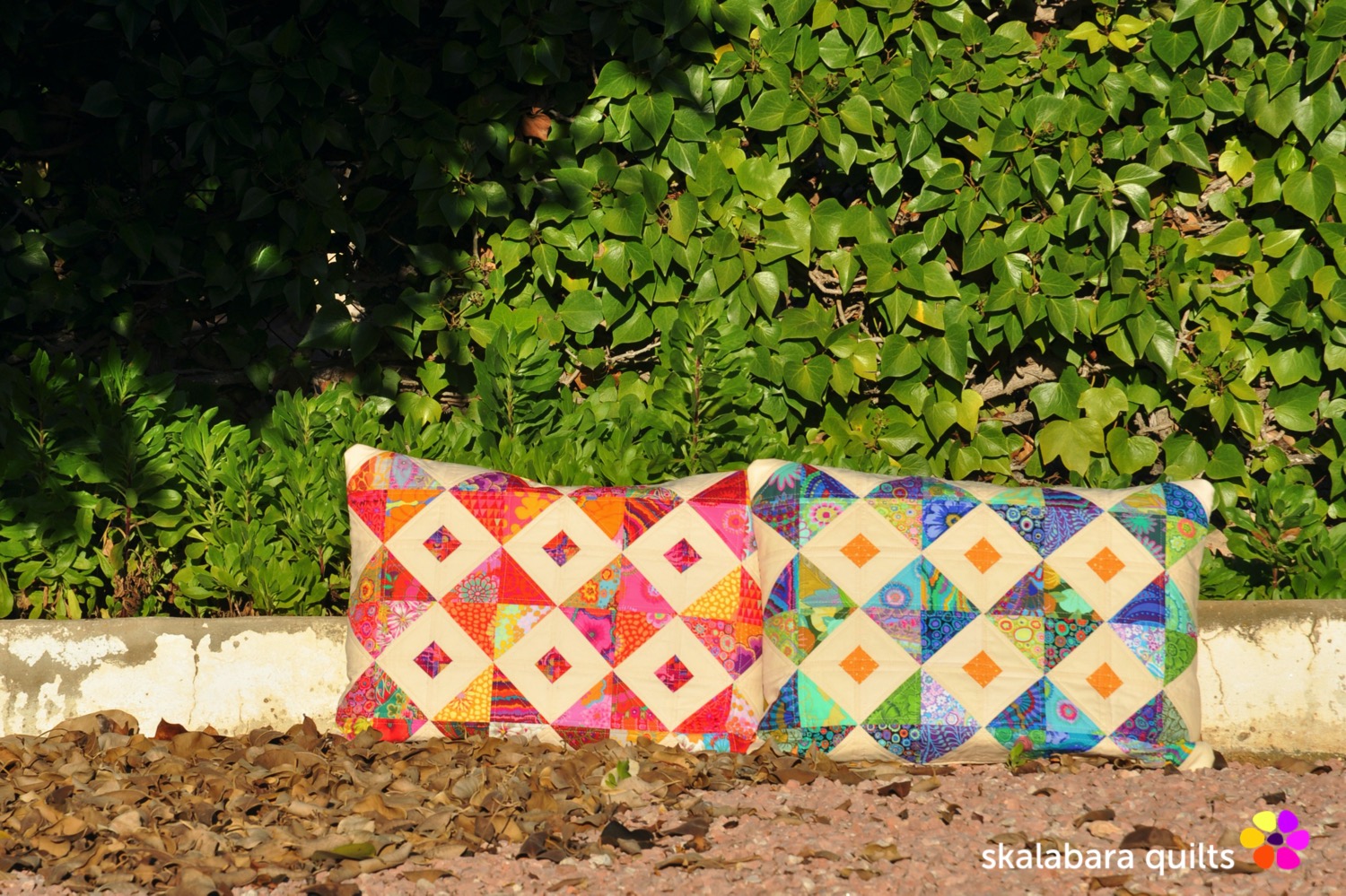 cushion cover red and green - skalabara quilts