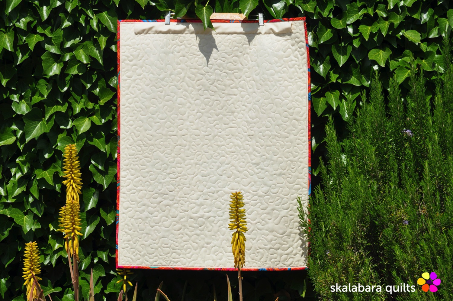 pineapple wall hanging quilting 1 - skalabara quilts