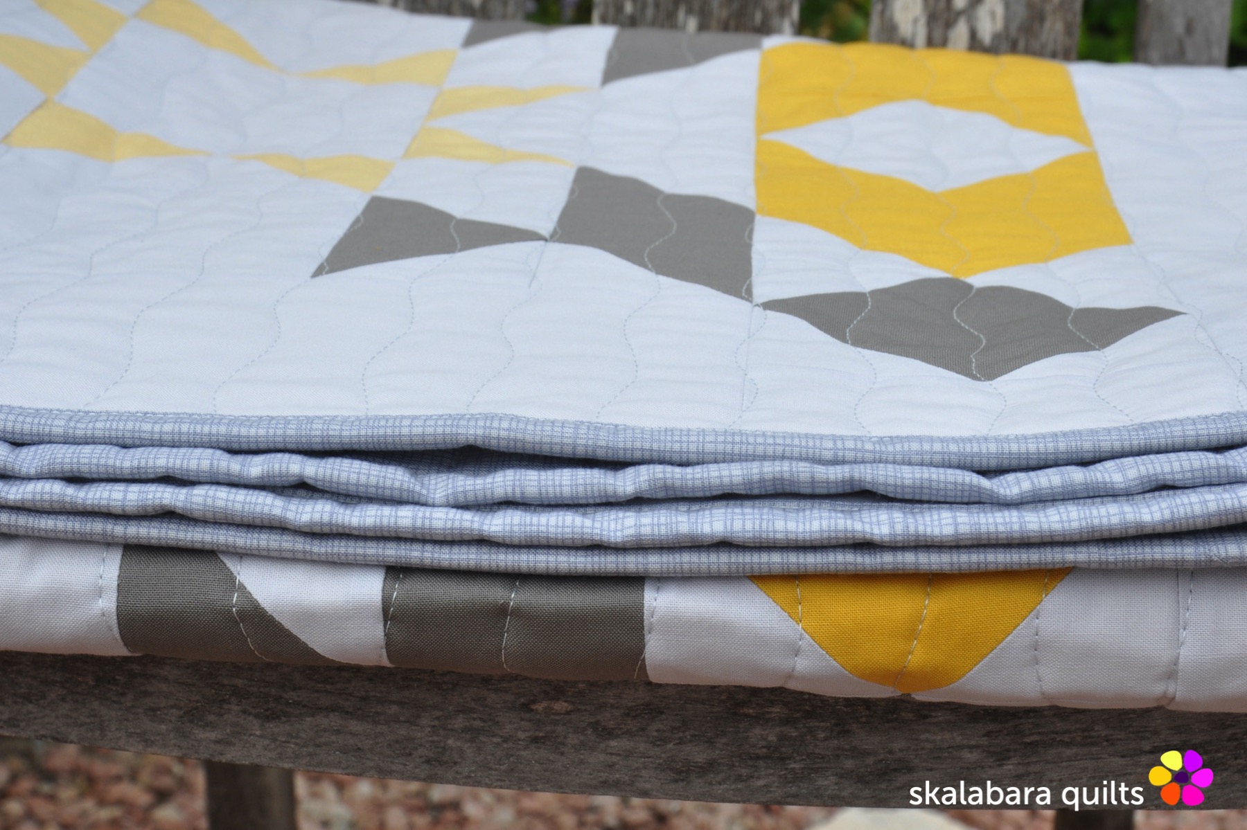 atmosphere quilt binding 1 - skalabara quilts